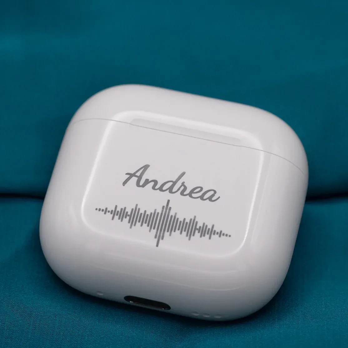 Incisione su custodia per AirPods