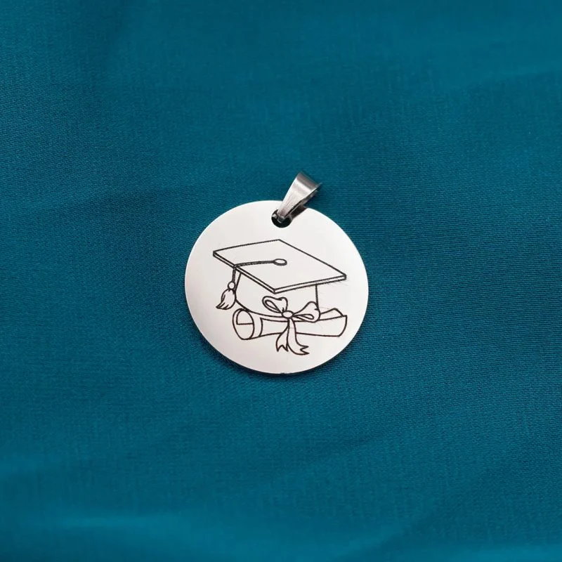 Pendente Tondo in Acciaio Inox per Laurea