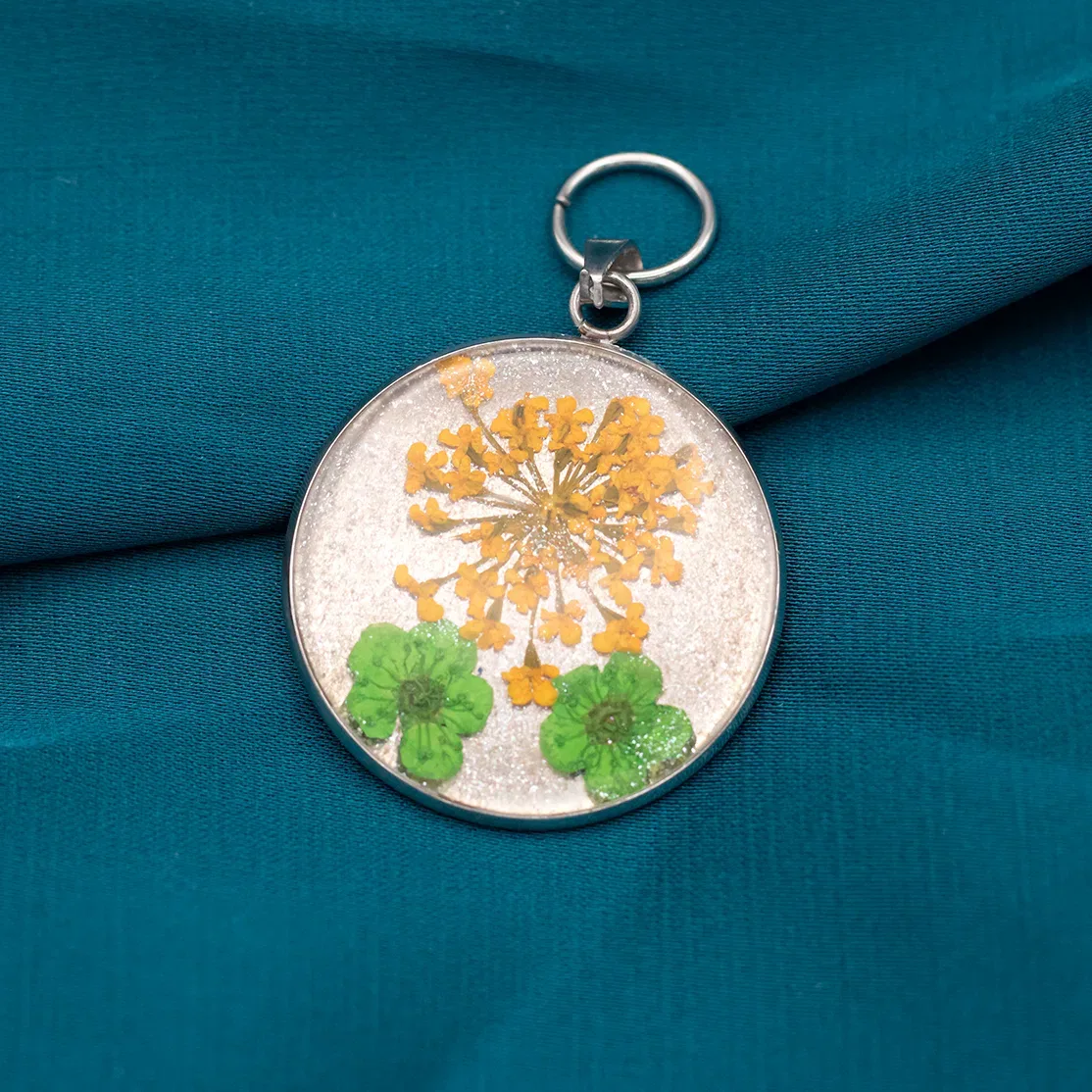 Pendenti Cabochon in Acciaio Inox con Resina e Fiori Essiccati