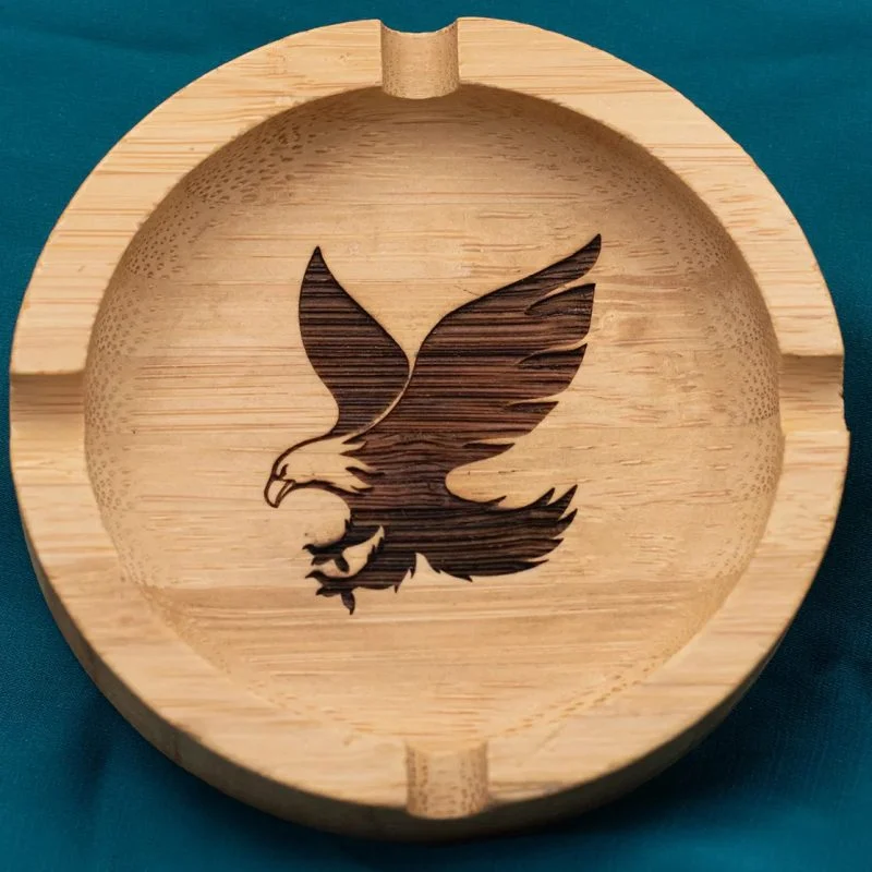 Posacenere in Legno con Aquila Incisa