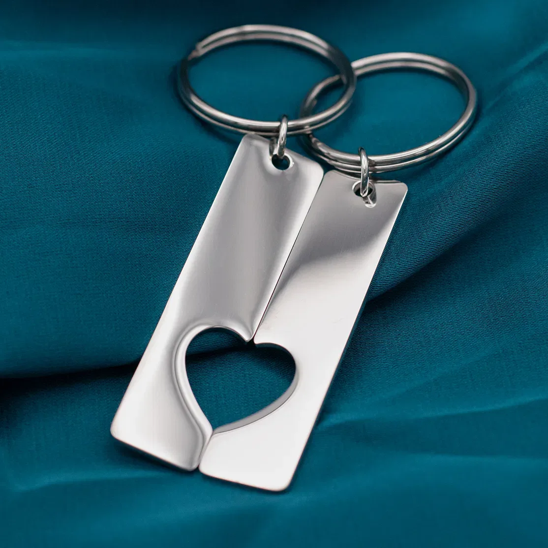 Portachiavi di coppia con cuore diviso